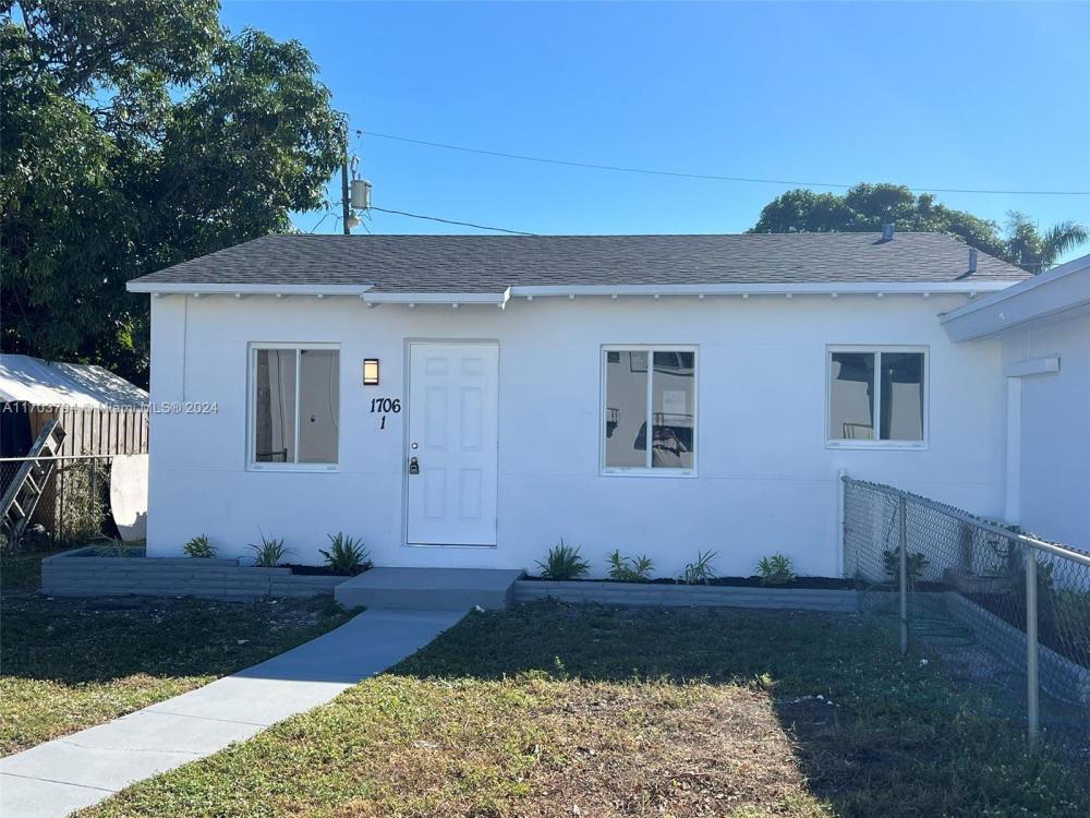 Primary Photo - 2 bedroom in Hollywood FL 33020