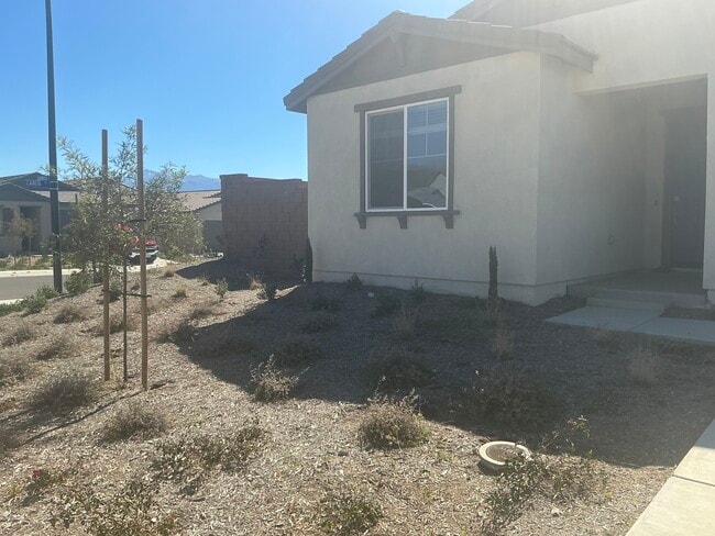 Building Photo - 5090 Dogwood Pl