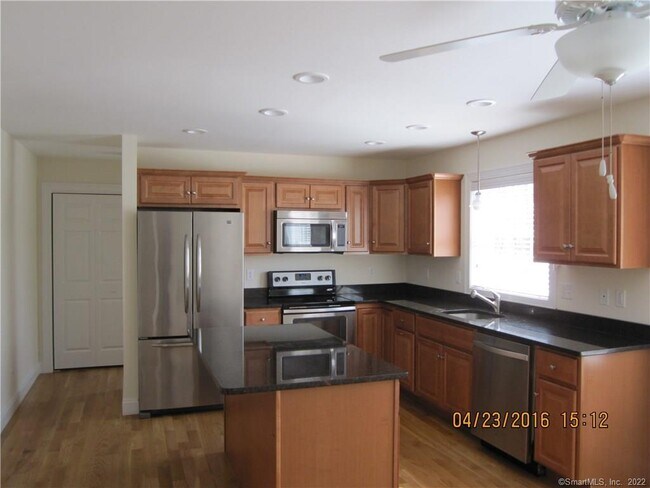 Building Photo - 28 Moodus Leesville Rd