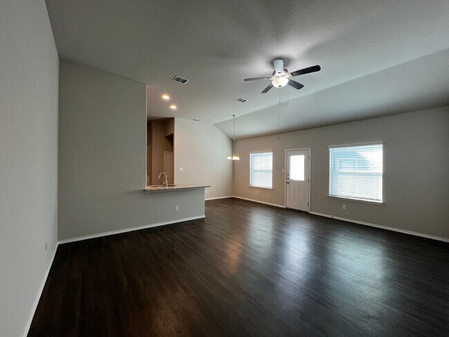 Foto del edificio - 3403 Lindsay Ln