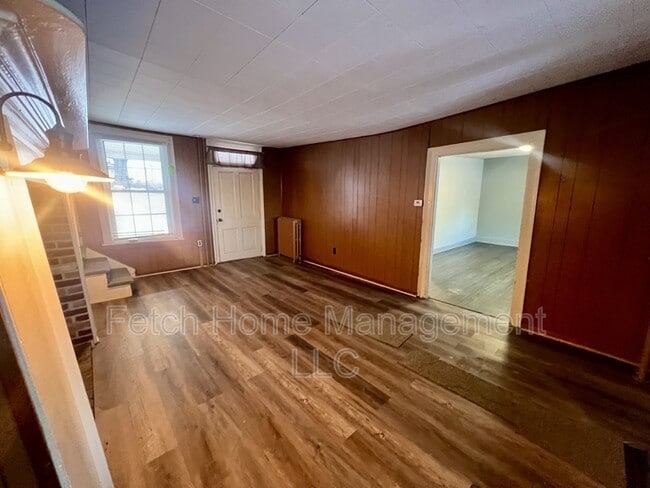 Foto del edificio - 1287 W Penn Ave