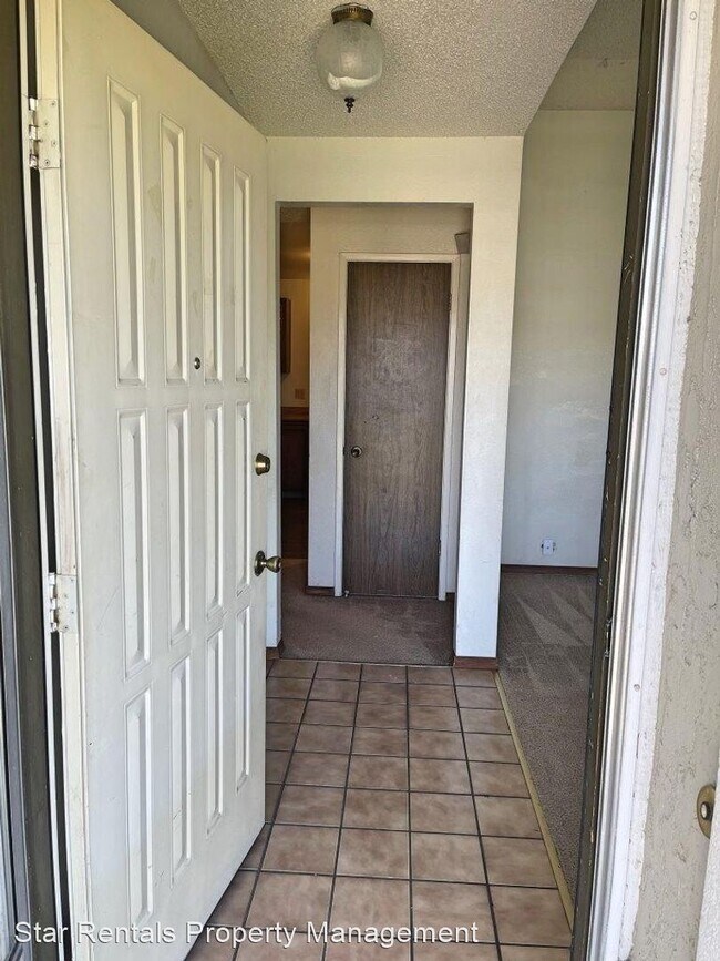 Building Photo - 3 br, 2 bath House - 1021 WHISTLER