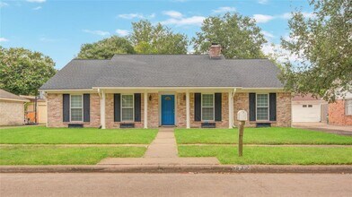 Building Photo - 835 Hidden Canyon Rd