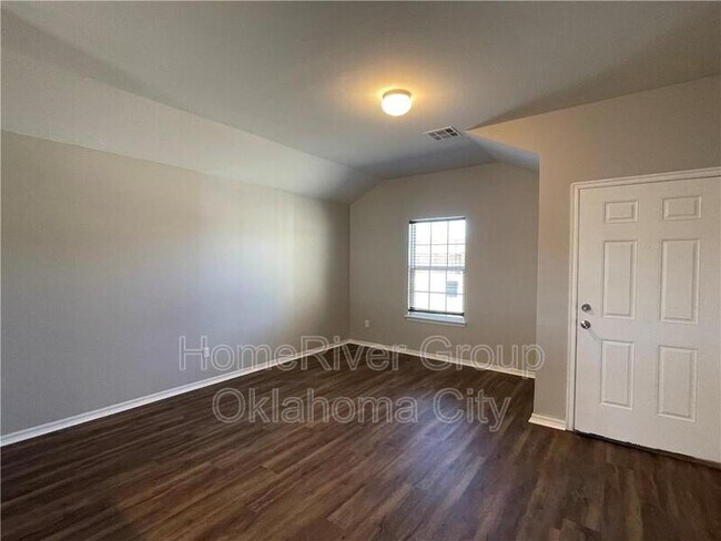 Building Photo - 1870 Bliss Cir