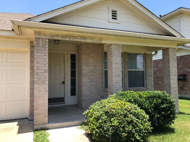 Building Photo - BLOCKS TO PARKS, COMMUNITY POOL AND TOWER POINT!!!