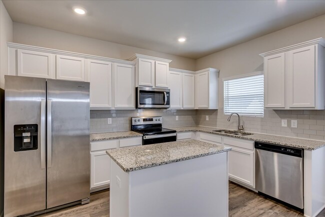 Building Photo - 3048 Pepperhill Dr