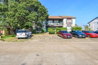 Building Photo - 4023 Briarglen Dr