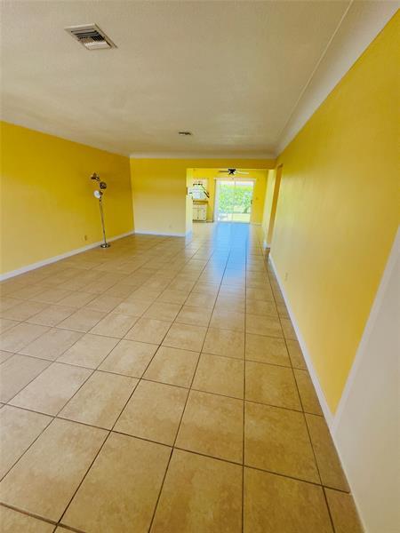 Foto del edificio - 2715 NE 32nd St