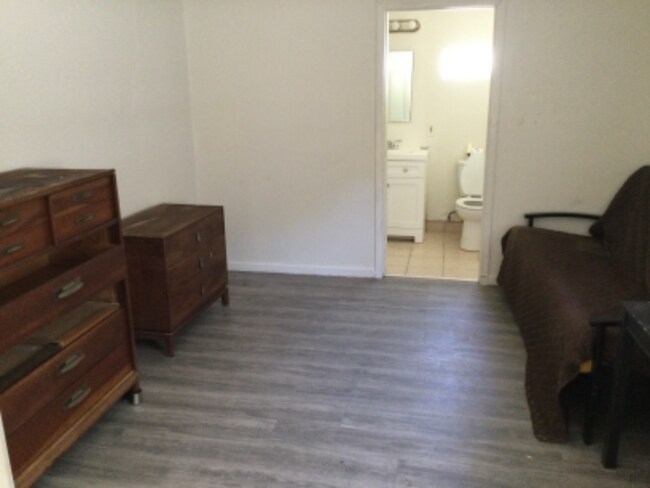 Foto del edificio - 20957 Community St