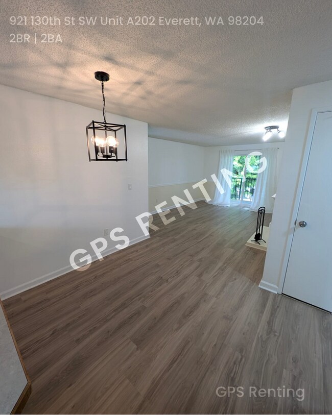 Foto del edificio - 921 130th St SW