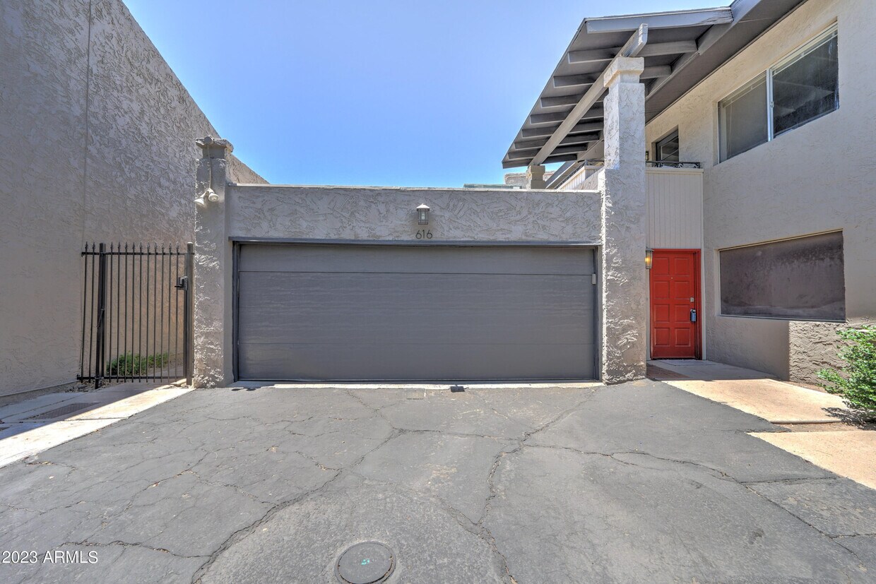 Foto principal - 616 E Manzanita Dr