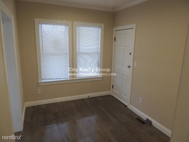Building Photo - 4 br, 2 bath Apartment - 39 Glen Rd # 2-2