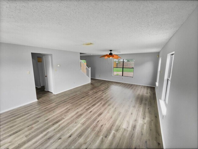 Building Photo - Move In ready