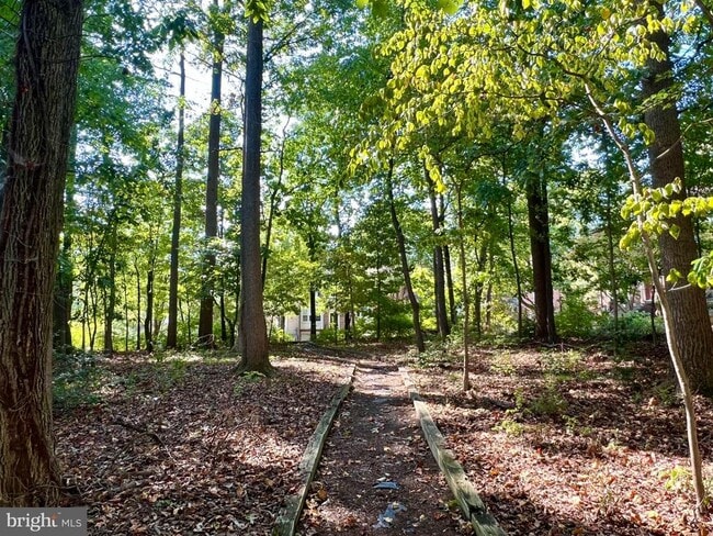 Foto del edificio - 2621 Chivalry Ct