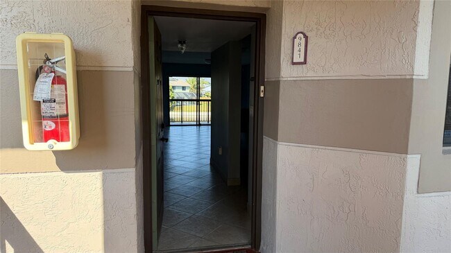 Foto del edificio - 9841 Nob Hill Ln