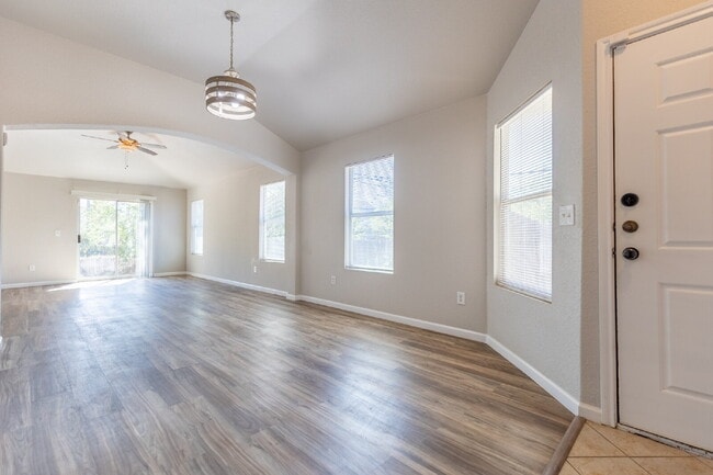 Building Photo - 9802 Vandenberg Way