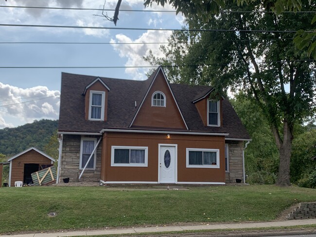 Building Photo - 919 12th St
