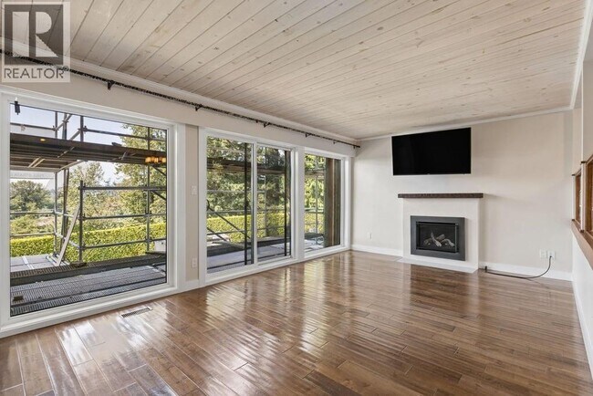 Photo du bâtiment - 1056 Lillooet Rd