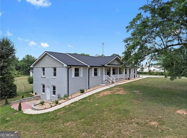 Foto del edificio - 5245 Stonewall Tell Rd