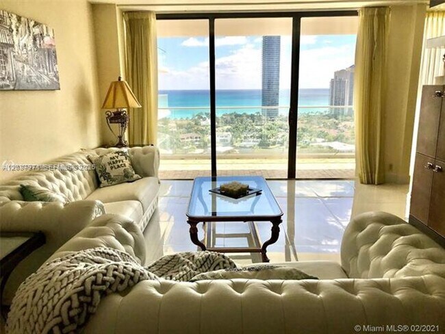 Foto del edificio - 19707 Turnberry Way