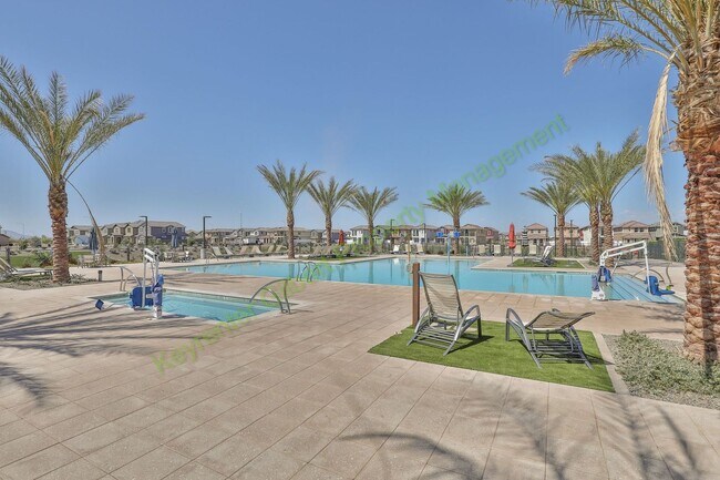 Foto del edificio - Pet Friendly 5 bed/3 bath in the Hawes Crossing Community of East Mesa