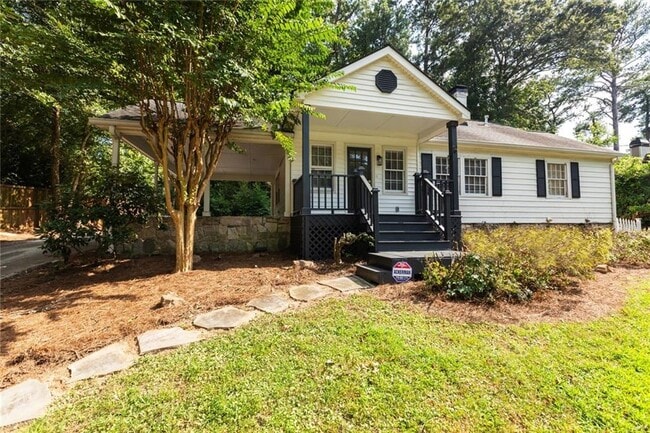 Foto del edificio - 1311 Roxboro Dr NE