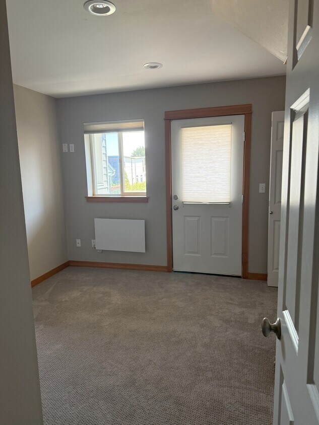 Foto principal - 4535 41st Ave SW