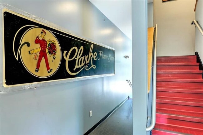 Building Photo - 400 Hope St