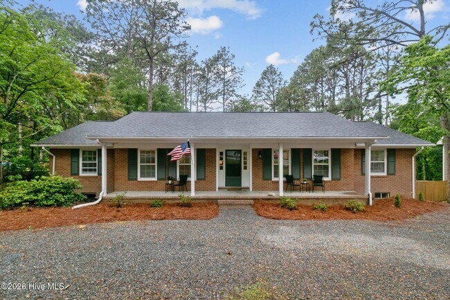 Foto del edificio - 450 Crestview Rd