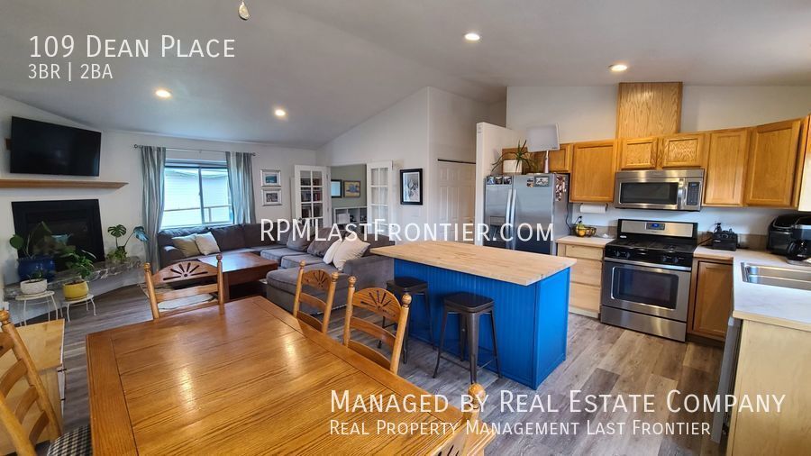 Primary Photo - Remodeled Two Bedroom Two Bath Home with O...