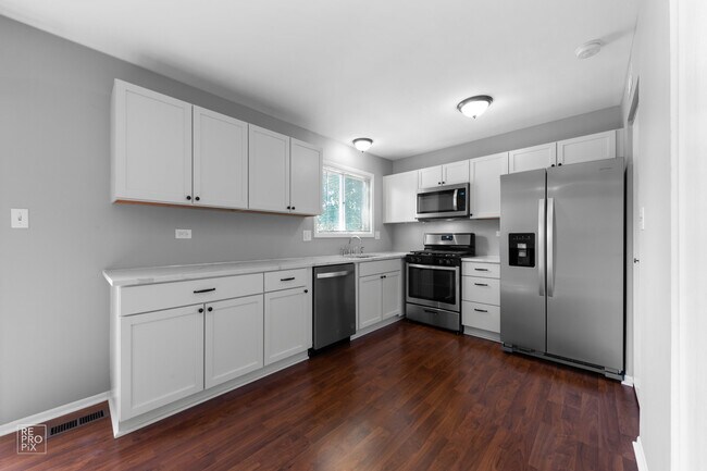 Building Photo - 20 Scarlet Hawthorne Ct