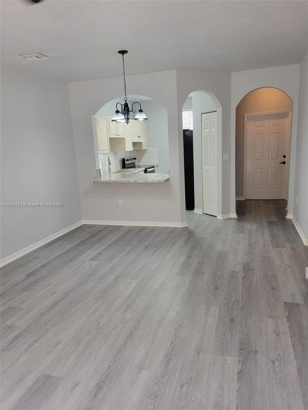 Building Photo - 140 SE 6th Rd