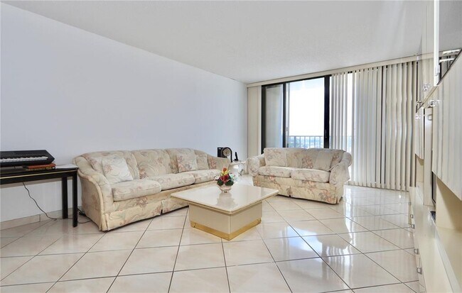 Foto del edificio - 2401 S Ocean Dr