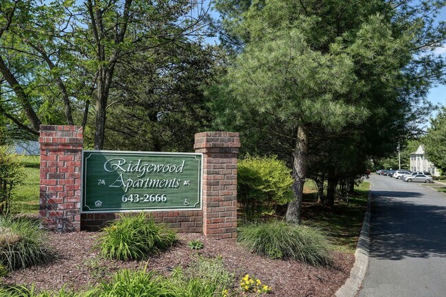 Building Photo - Ridgewood Apartments