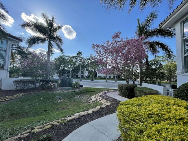 Foto del edificio - 1325 Snell Isle Blvd NE