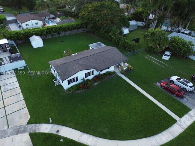 Building Photo - 18608 SW 93rd Pl