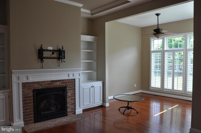 Building Photo - 213 Zinfandel Ln