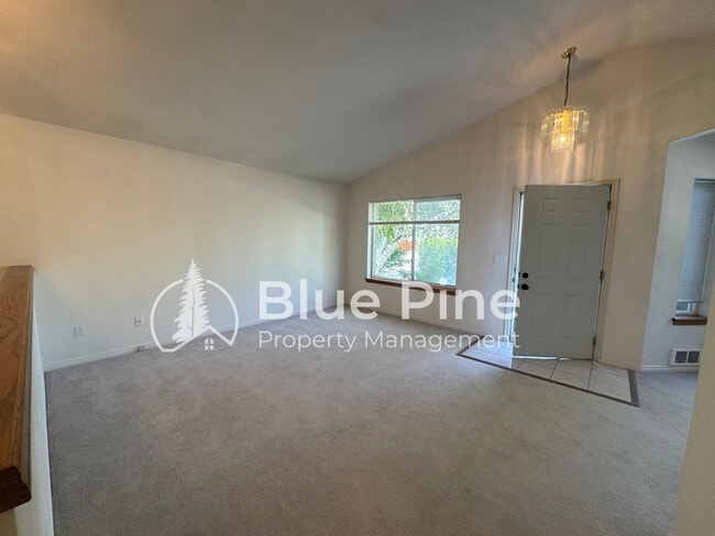 Building Photo - 3705 Spring Creek Dr