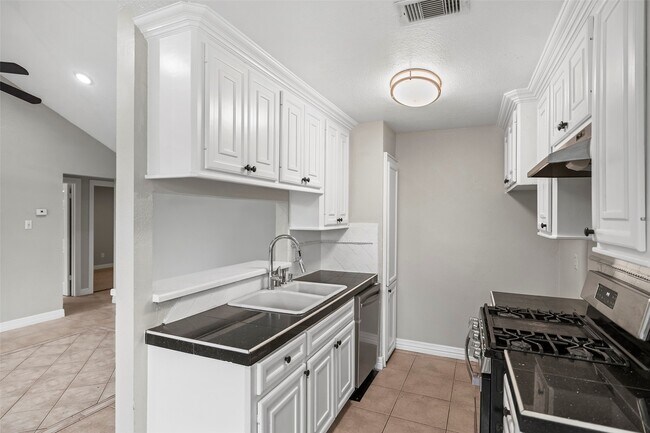 Foto del edificio - 13639 Tanvern Ln