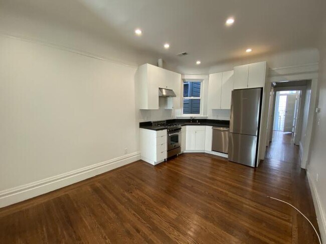 Building Photo - 2 bedroom in San Francisco CA 94133