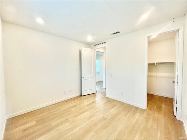 Foto del edificio - 27237 Release Pl