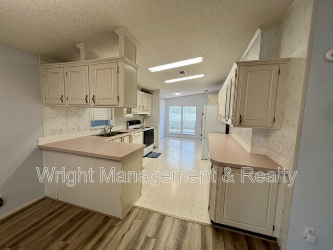 Foto del edificio - 10614 Hayden Ave