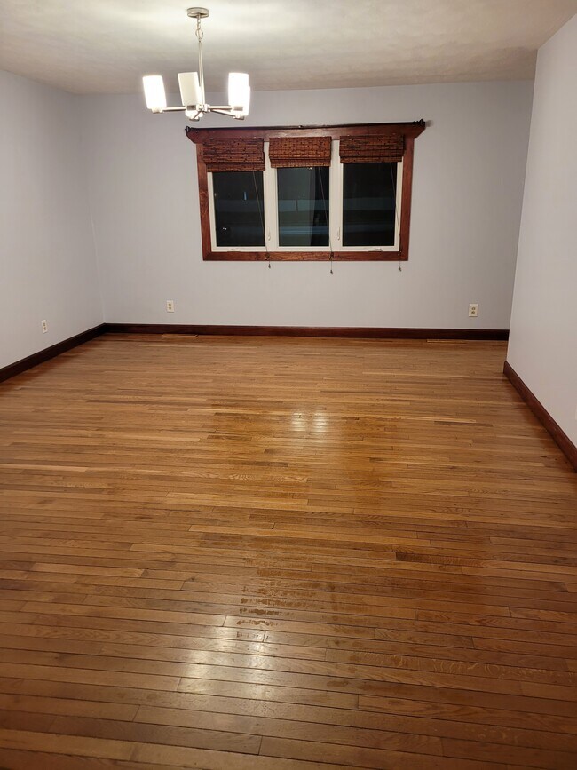 Living room - 1609 Husky Trl