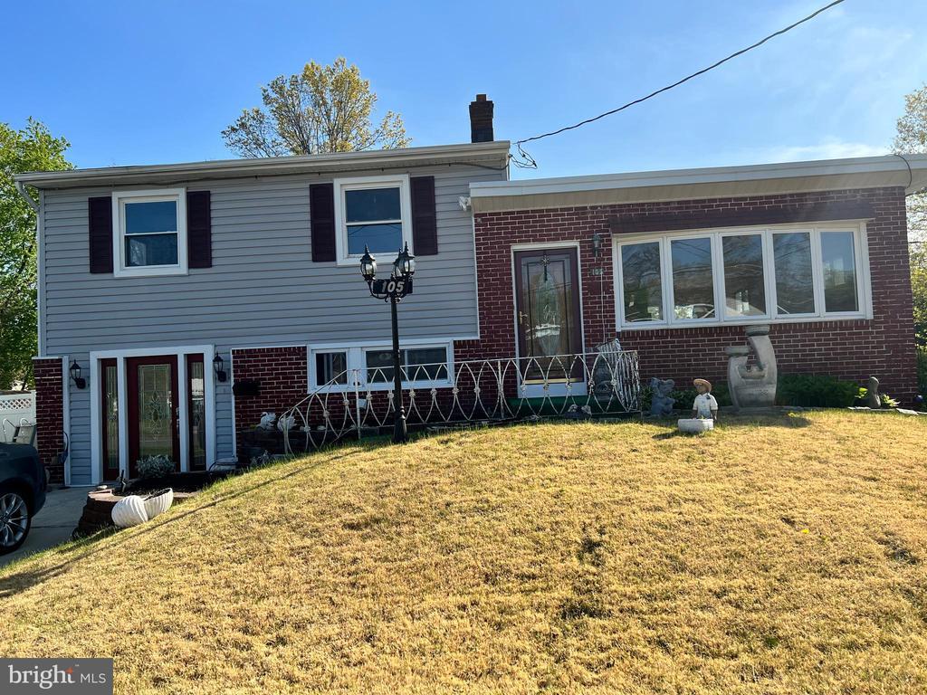 Primary Photo - 105 Gloucester Ave