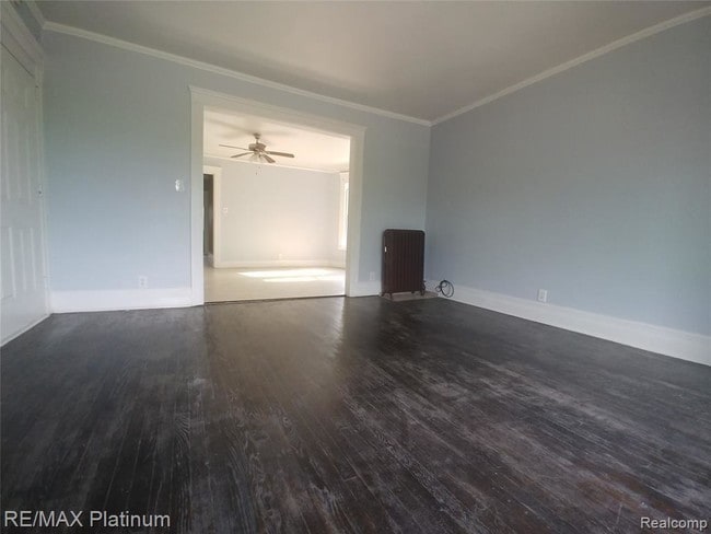 Building Photo - 645 Gladstone Ave
