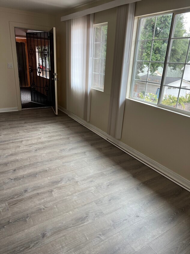 Living Room - 1380 N Los Robles Ave
