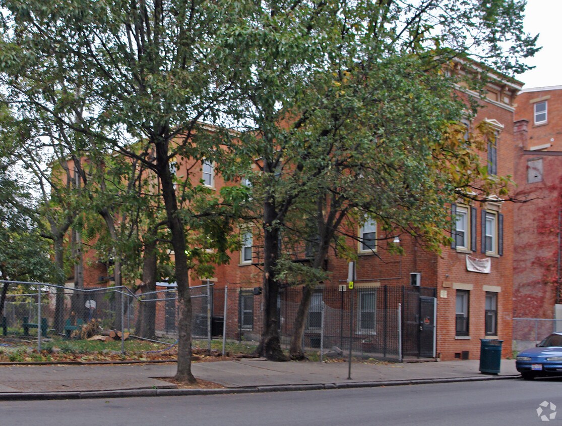 Building Photo - 1415-1415 Race St