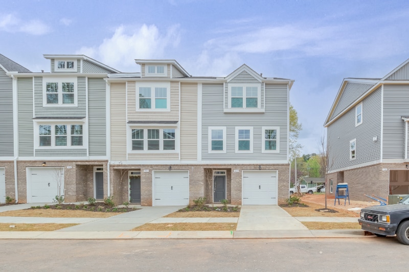 Primary Photo - 800 Rosefield Dr