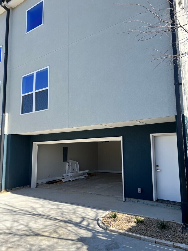 Building Photo - 1427 Pearson Street, Unit 1427
