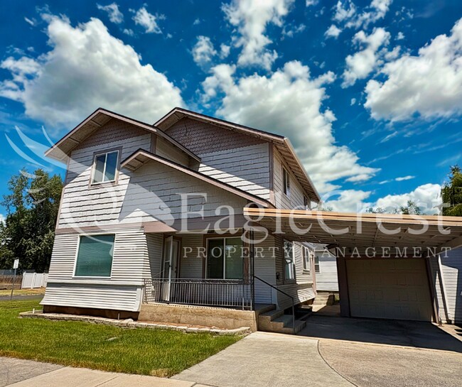 Foto del edificio - Spacious 3-Bedroom, 2-Bath Home on a Corner Lot-Students Encouraged To Apply